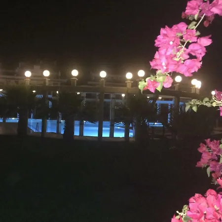 Rossa Holiday 아파트 페티예